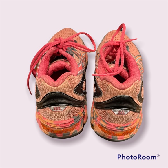 ASICS Gel Athletic Sneaker EUC - Picture 3 of 5